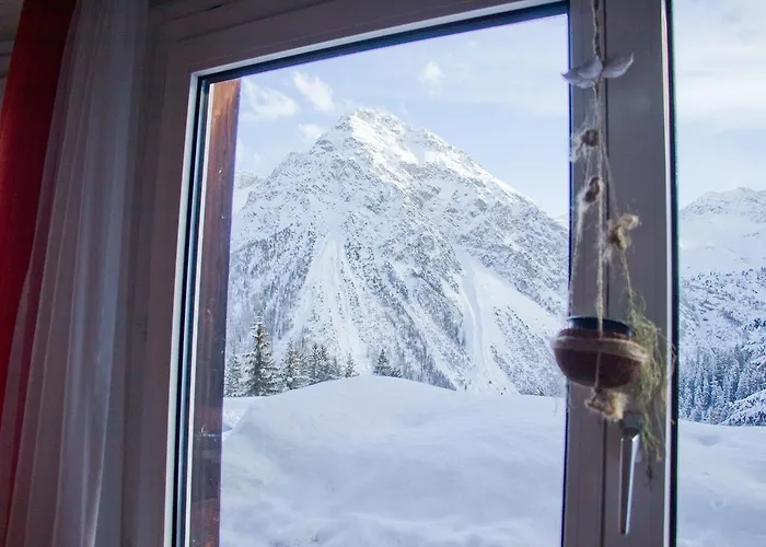 Chamanna Szálloda 2*