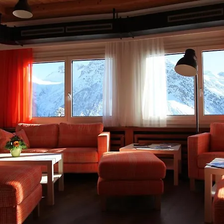 Chamanna Hotel 2*